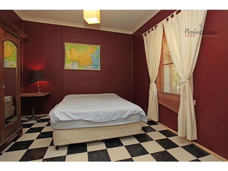 11 Burke Street, Chiltern VIC 3683
