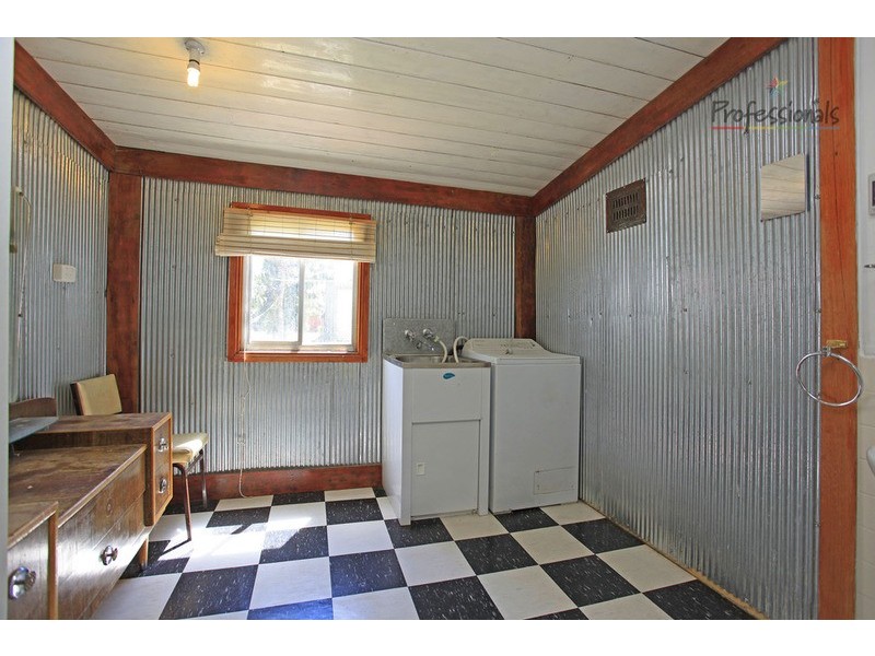 11 Burke Street, Chiltern VIC 3683