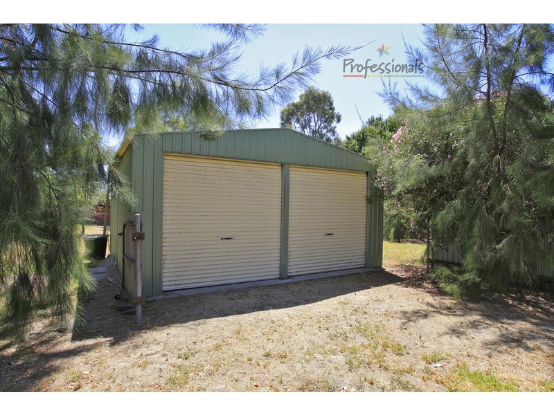 11 Burke Street, Chiltern VIC 3683