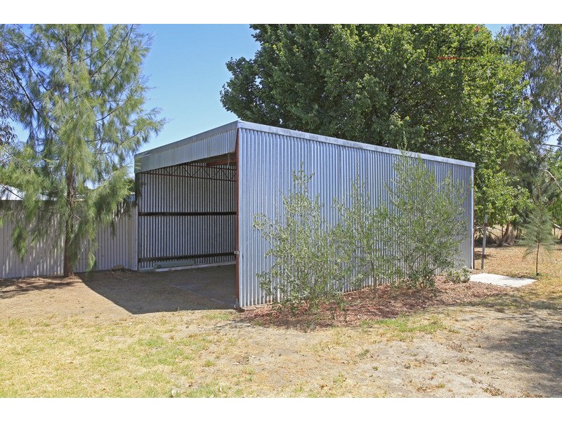 11 Burke Street, Chiltern VIC 3683