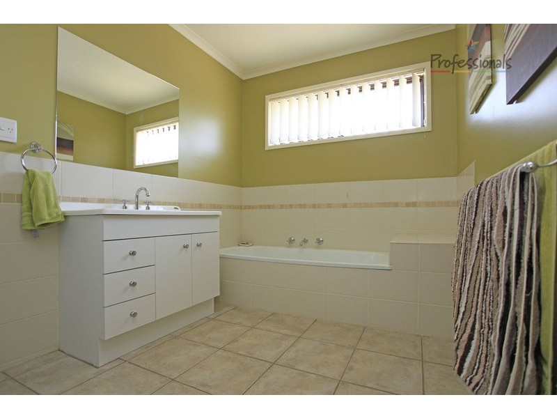 4/8 Burns Court, Wodonga VIC 3690