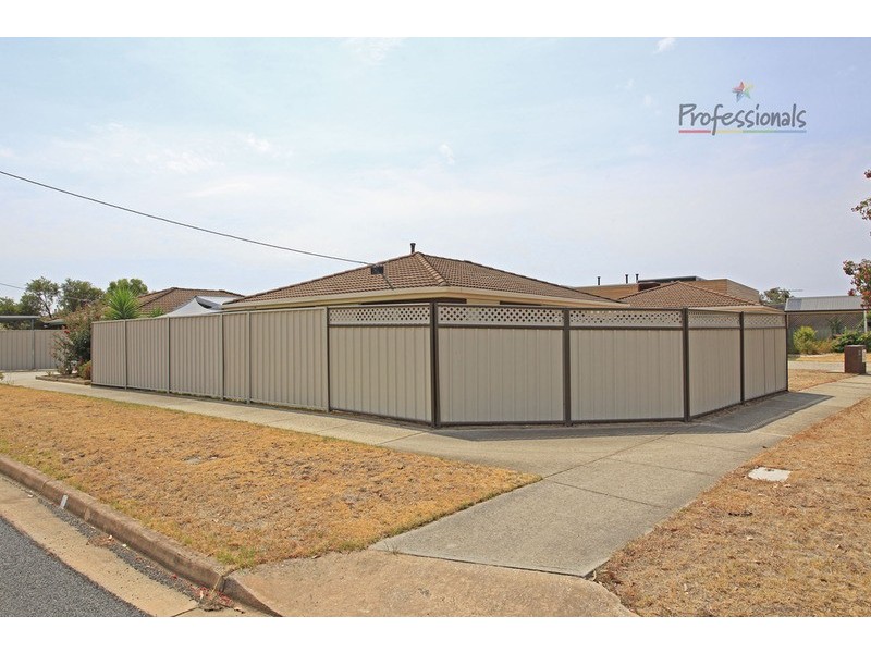 4/8 Burns Court, Wodonga VIC 3690
