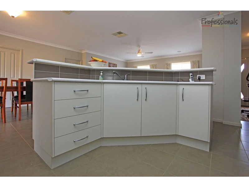 2 Innisbrook Avenue, Wodonga VIC 3690