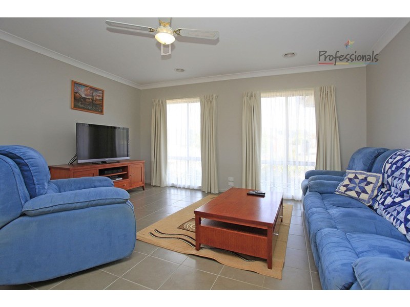 2 Innisbrook Avenue, Wodonga VIC 3690