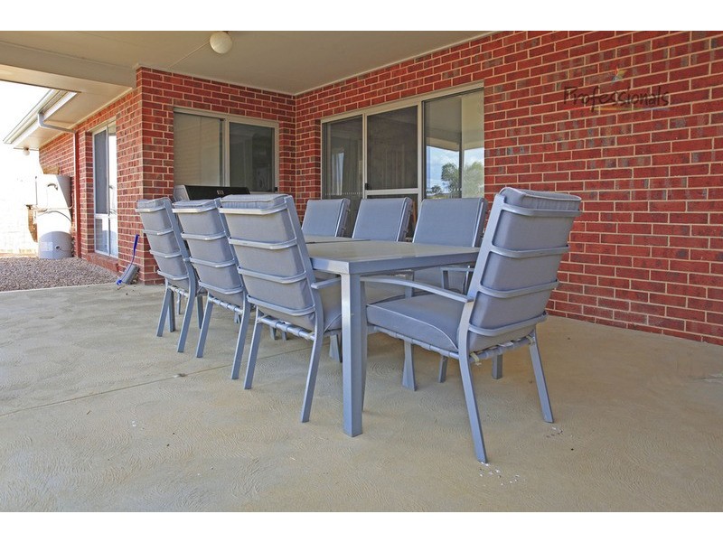 2 Innisbrook Avenue, Wodonga VIC 3690