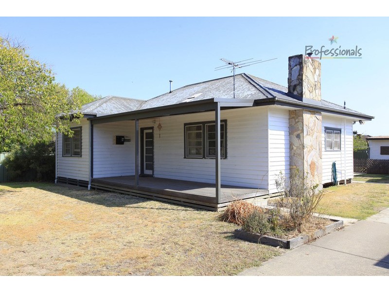 8 Bassett Street, Wodonga VIC 3690