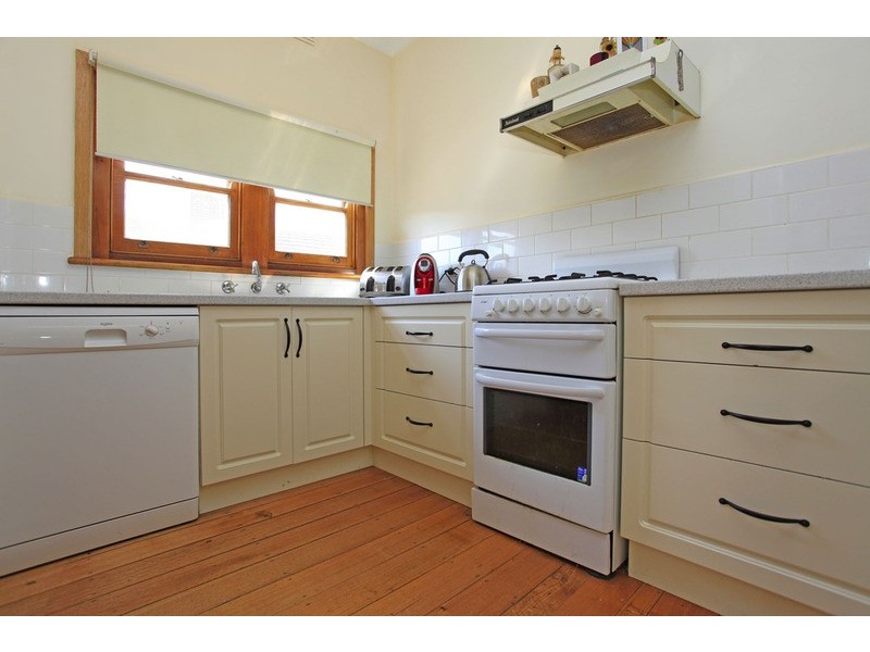 8 Bassett Street, Wodonga VIC 3690