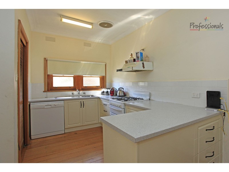 8 Bassett Street, Wodonga VIC 3690