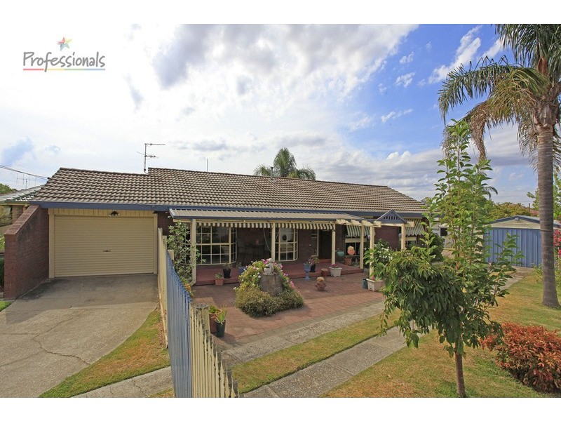 381 Sandrina Drive, Lavington NSW 2641