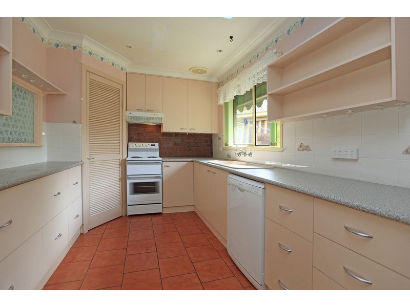 381 Sandrina Drive, Lavington NSW 2641