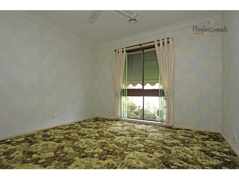 381 Sandrina Drive, Lavington NSW 2641