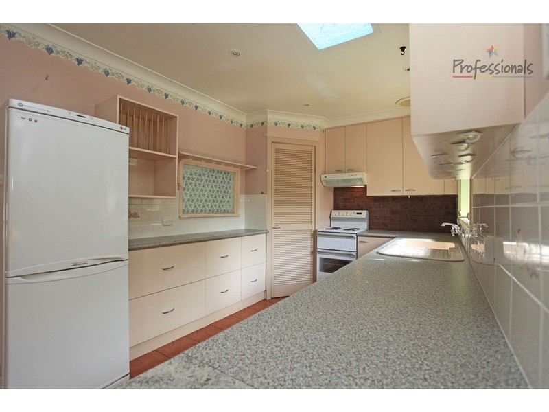 381 Sandrina Drive, Lavington NSW 2641