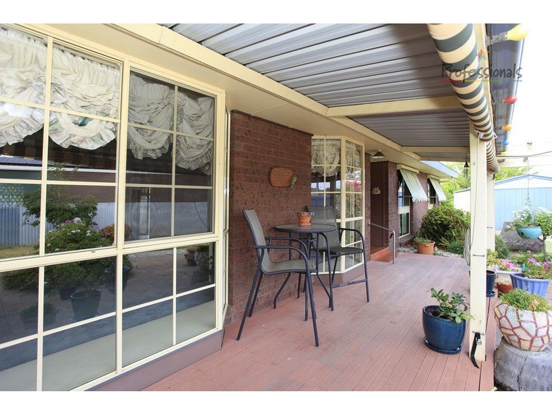 381 Sandrina Drive, Lavington NSW 2641