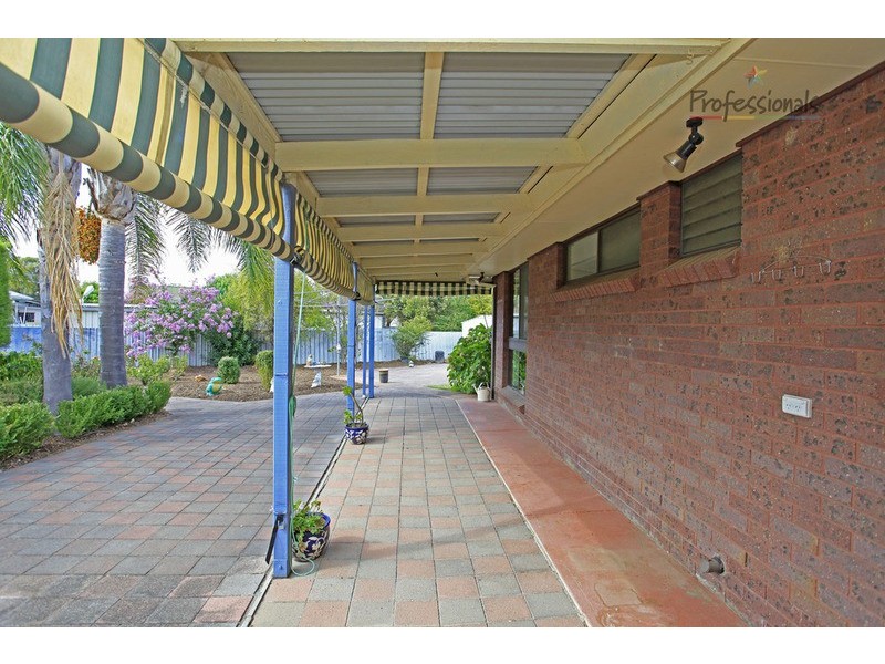 381 Sandrina Drive, Lavington NSW 2641