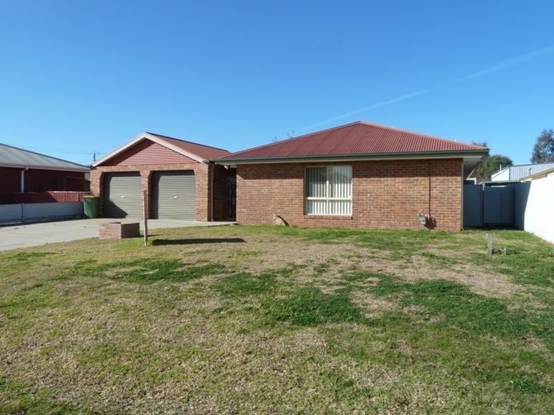 8 Skerry Street, Chiltern VIC 3683