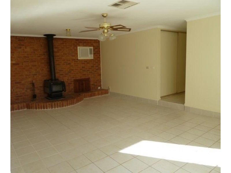 8 Skerry Street, Chiltern VIC 3683
