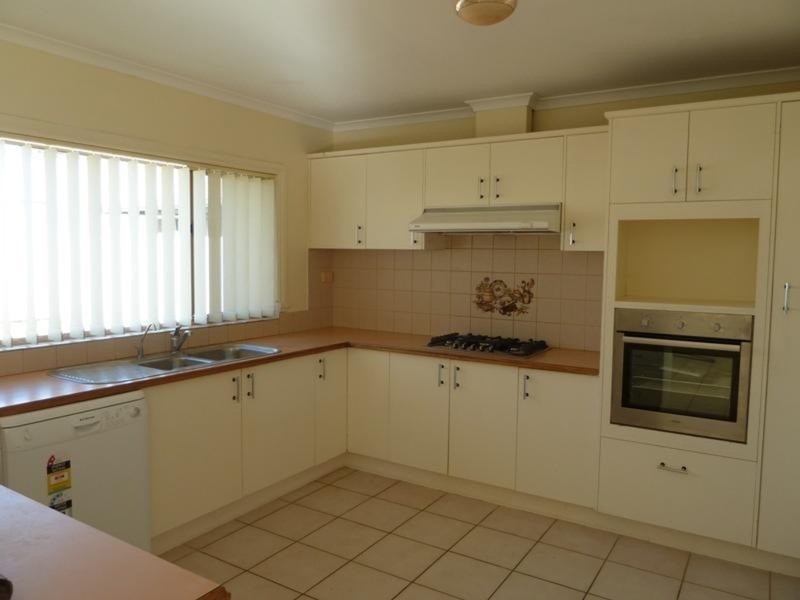 8 Skerry Street, Chiltern VIC 3683