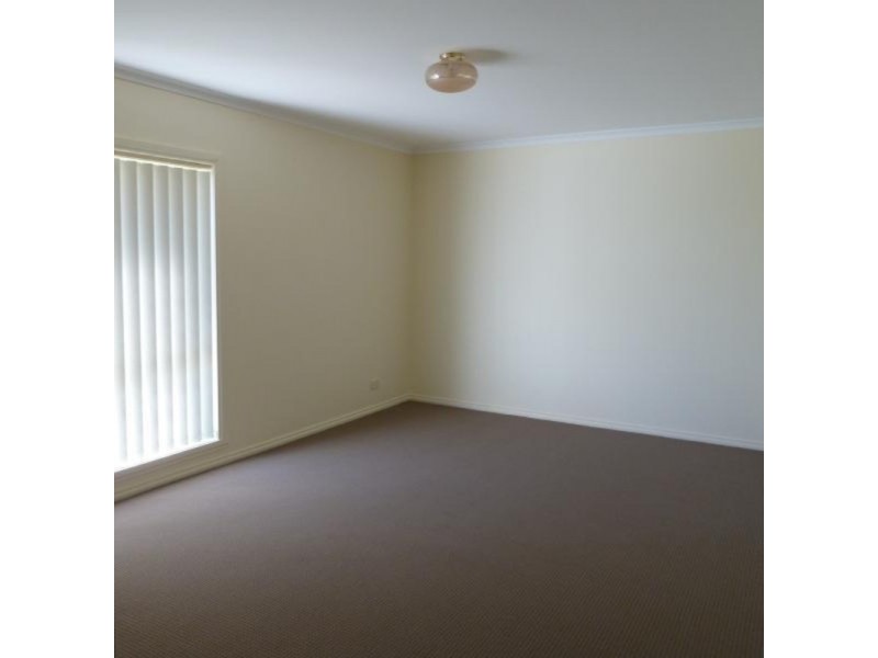 8 Skerry Street, Chiltern VIC 3683