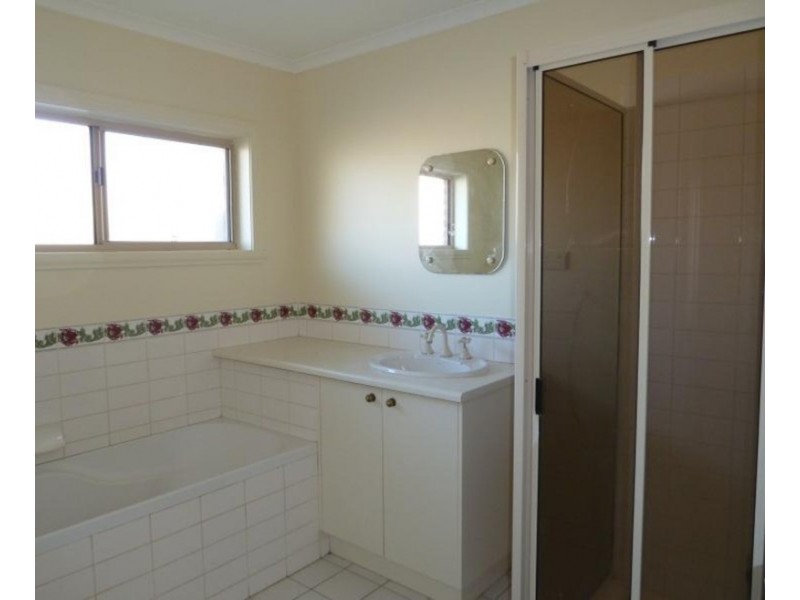 8 Skerry Street, Chiltern VIC 3683