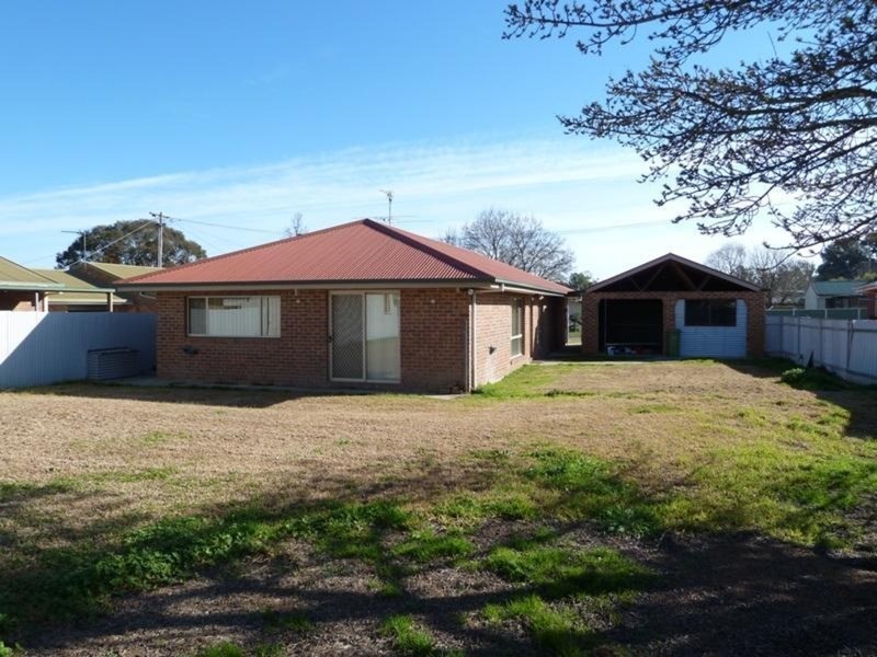 8 Skerry Street, Chiltern VIC 3683