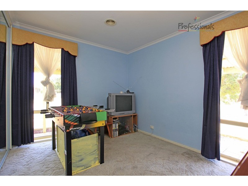 4 Riga Court, Wodonga VIC 3690