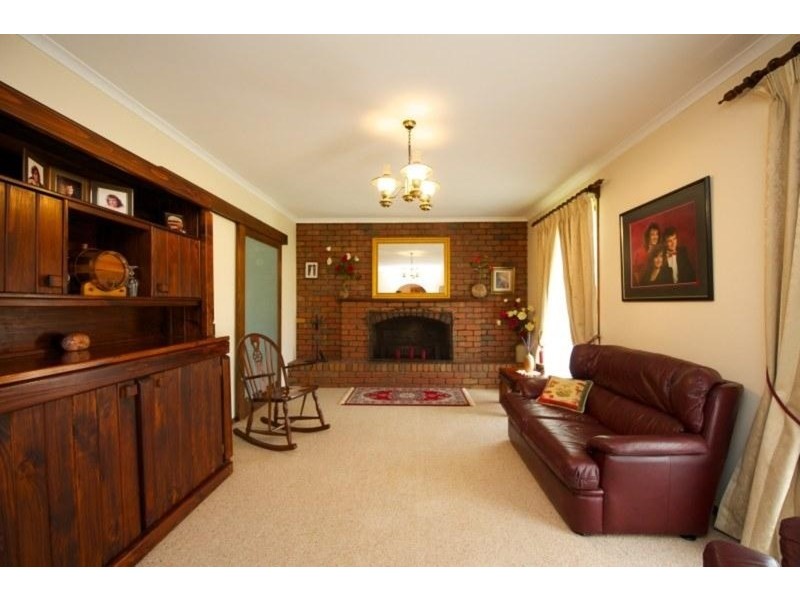 24 Magnolia Crescent, Wodonga VIC 3690