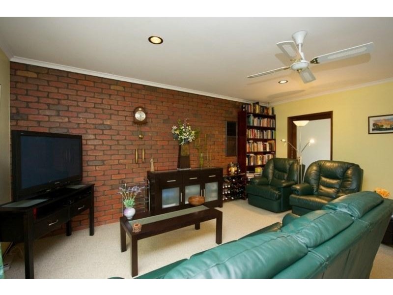 24 Magnolia Crescent, Wodonga VIC 3690