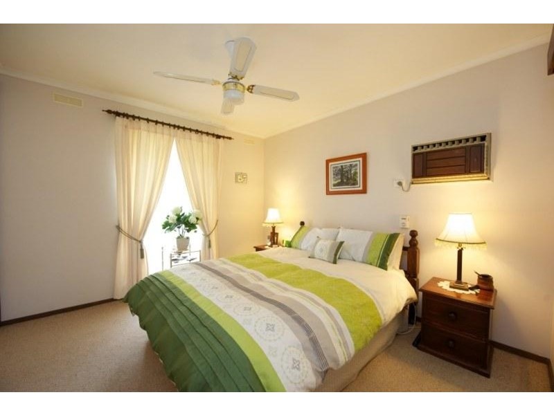 24 Magnolia Crescent, Wodonga VIC 3690