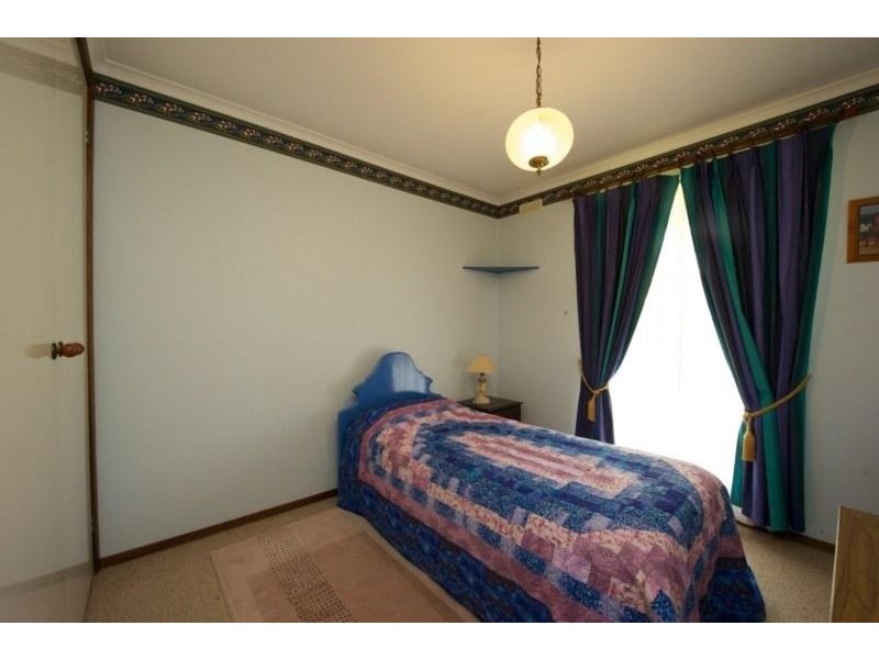 24 Magnolia Crescent, Wodonga VIC 3690