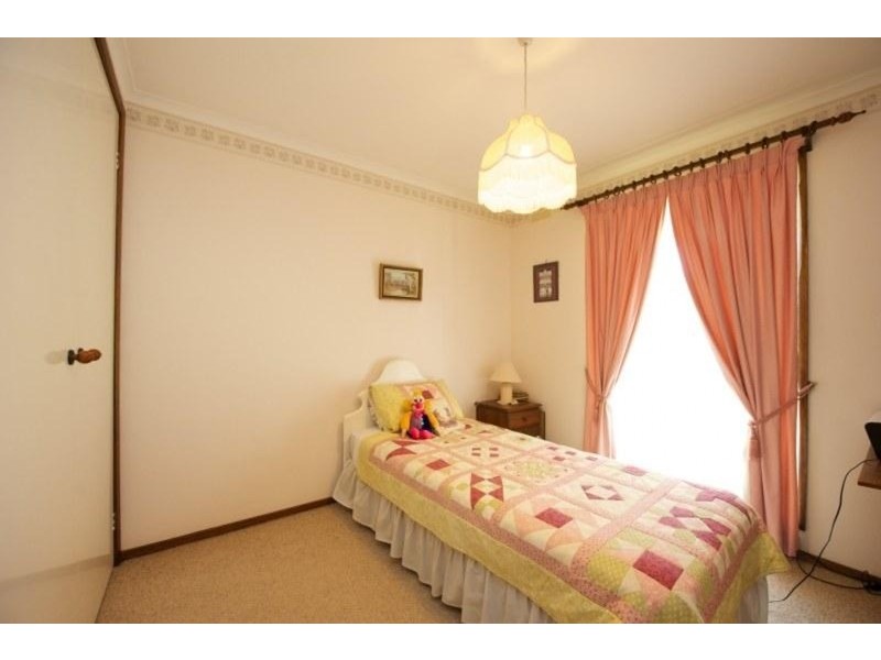 24 Magnolia Crescent, Wodonga VIC 3690