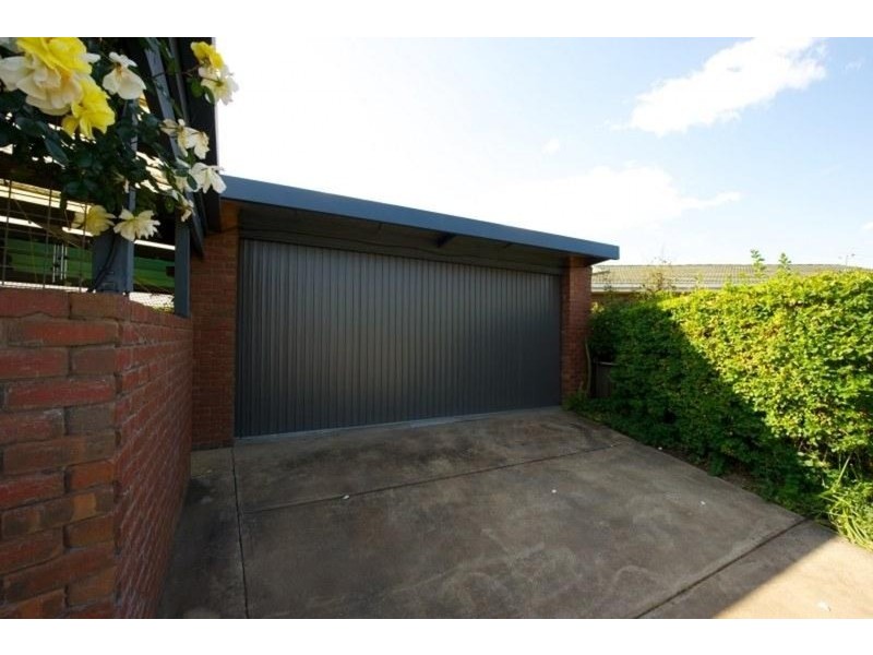 24 Magnolia Crescent, Wodonga VIC 3690