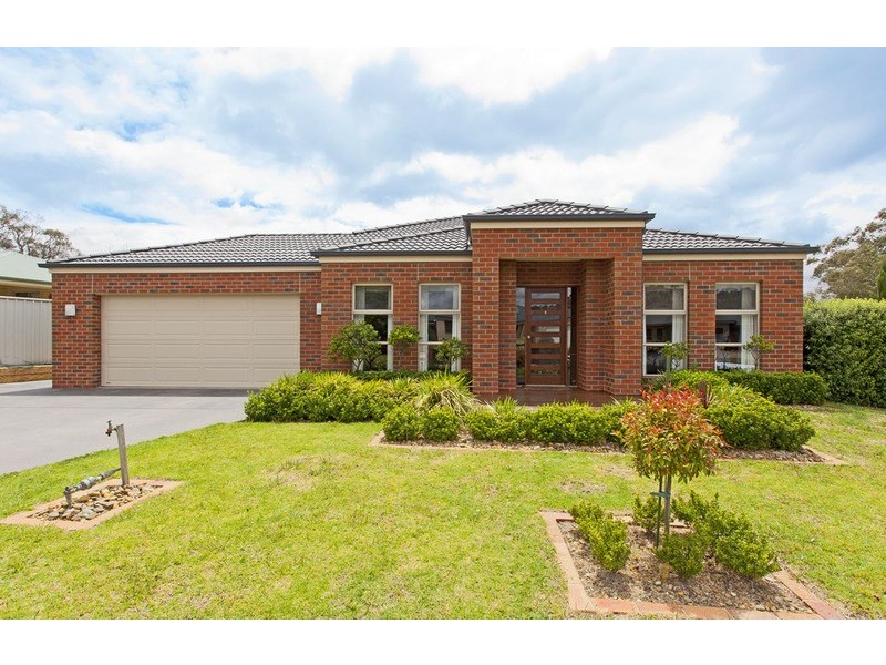 2 Tee Court, Wodonga VIC 3690