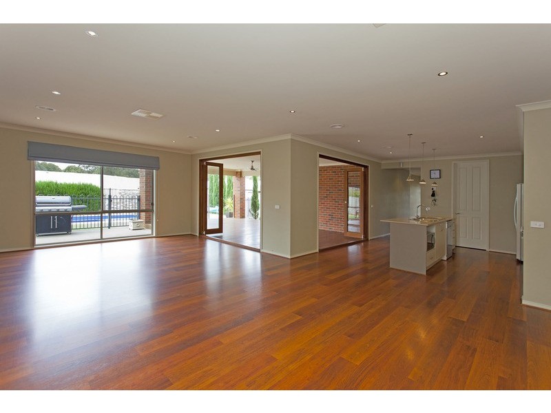 2 Tee Court, Wodonga VIC 3690