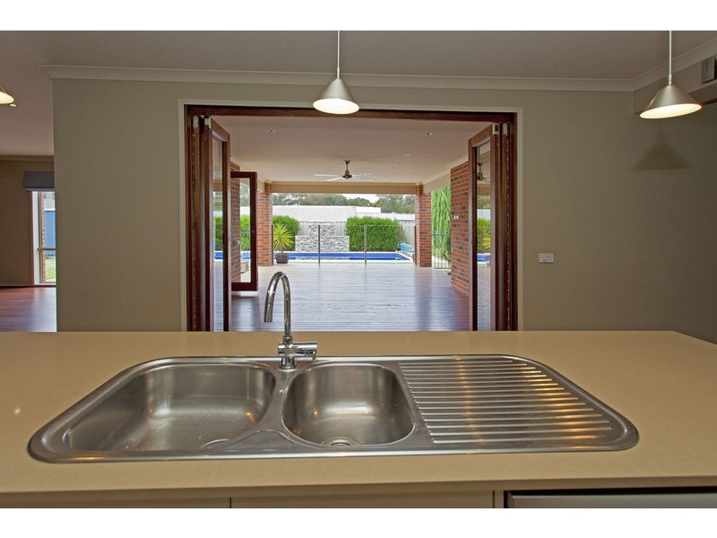 2 Tee Court, Wodonga VIC 3690