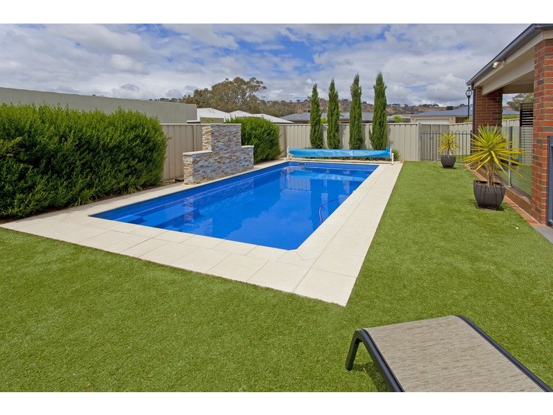 2 Tee Court, Wodonga VIC 3690