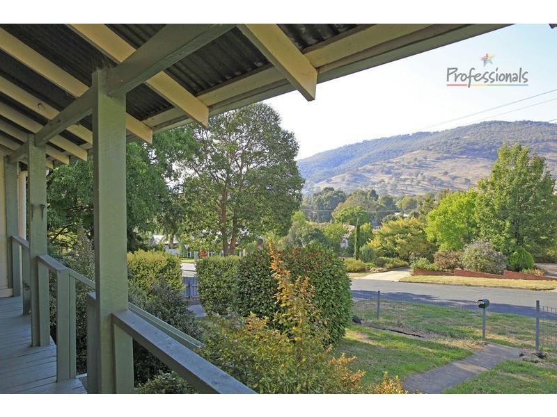 13 Matonga Street, Tallangatta VIC 3700