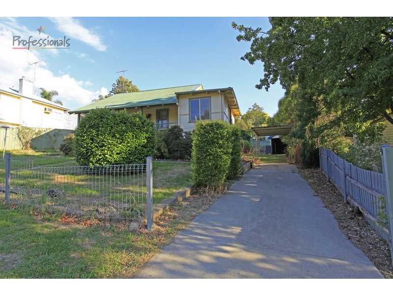 13 Matonga Street, Tallangatta VIC 3700