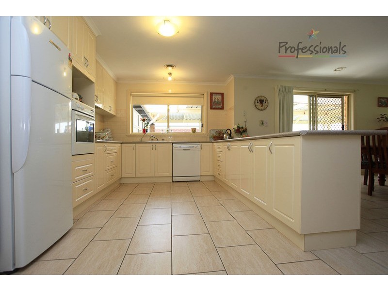 3 Sladen  Court, West Wodonga VIC 3690