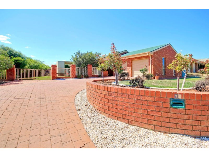 18 Mashie  Way, Wodonga VIC 3690
