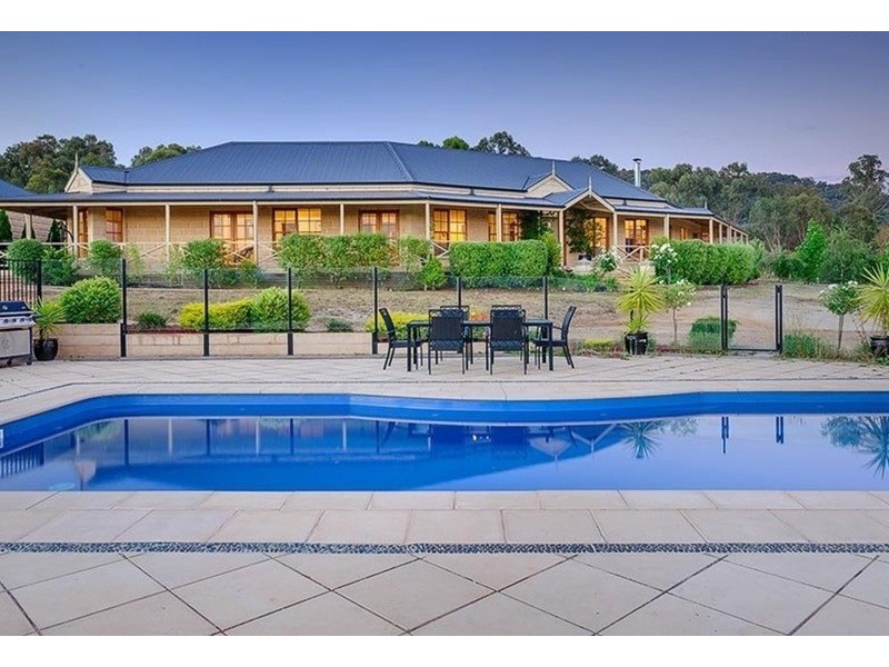 24 Manor Place, Yackandandah VIC 3749