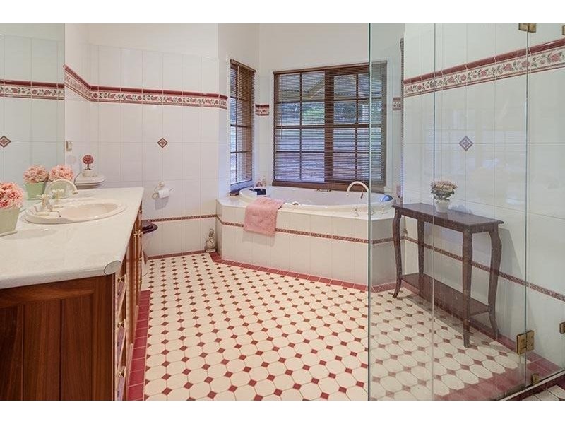 24 Manor Place, Yackandandah VIC 3749