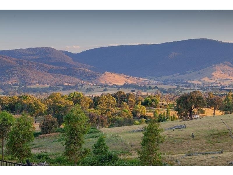 24 Manor Place, Yackandandah VIC 3749