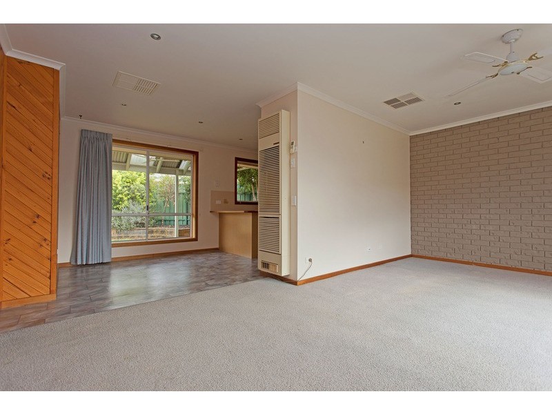 1/4 Holt Place, West Wodonga VIC 3690