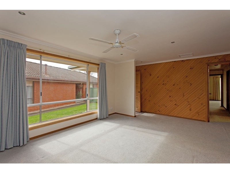 1/4 Holt Place, West Wodonga VIC 3690