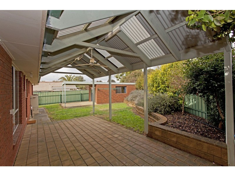 1/4 Holt Place, West Wodonga VIC 3690