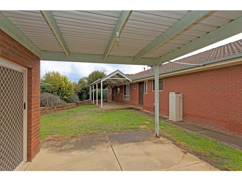 1/4 Holt Place, West Wodonga VIC 3690