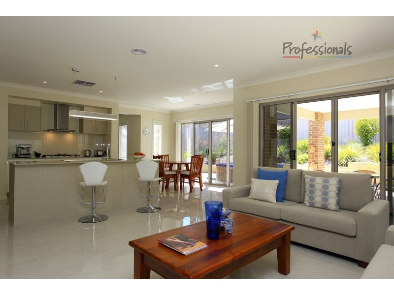 6 Blue Bonnet Way, Wodonga VIC 3690