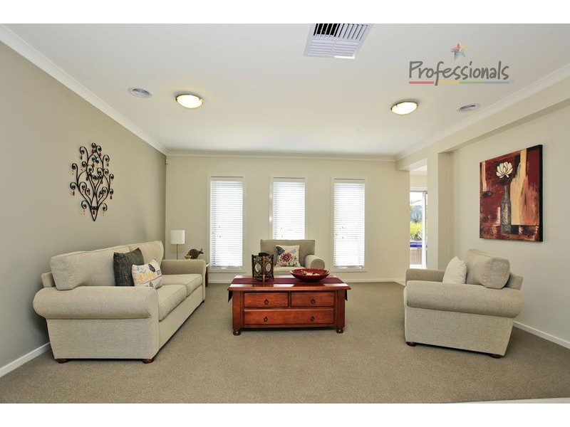 6 Blue Bonnet Way, Wodonga VIC 3690