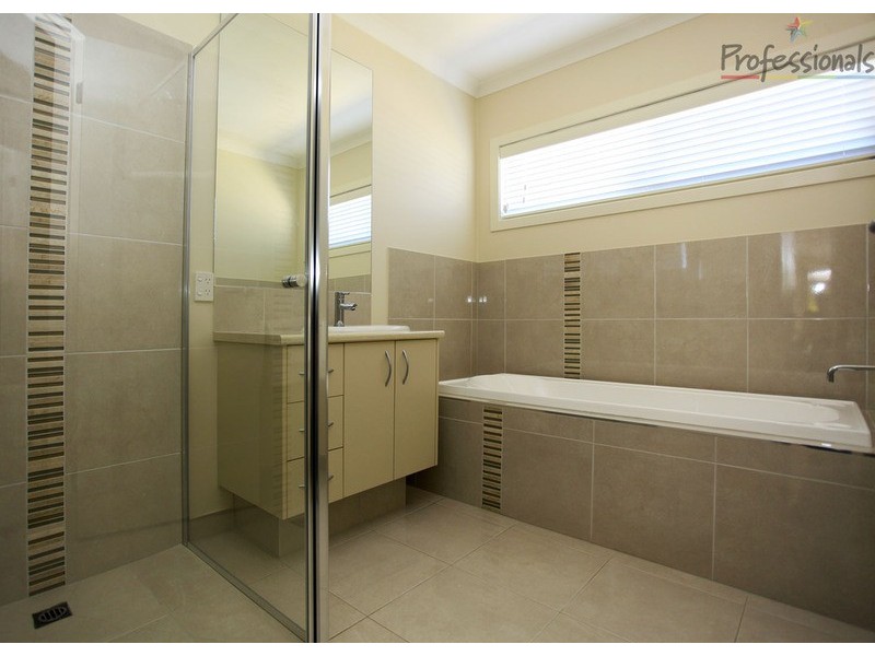 6 Blue Bonnet Way, Wodonga VIC 3690