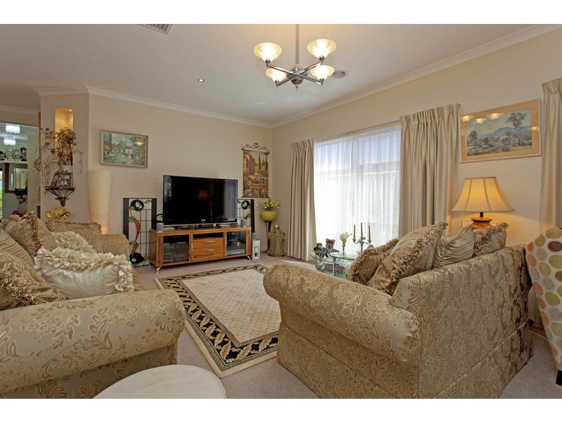 67 Victoria Cross Parade, Wodonga VIC 3690